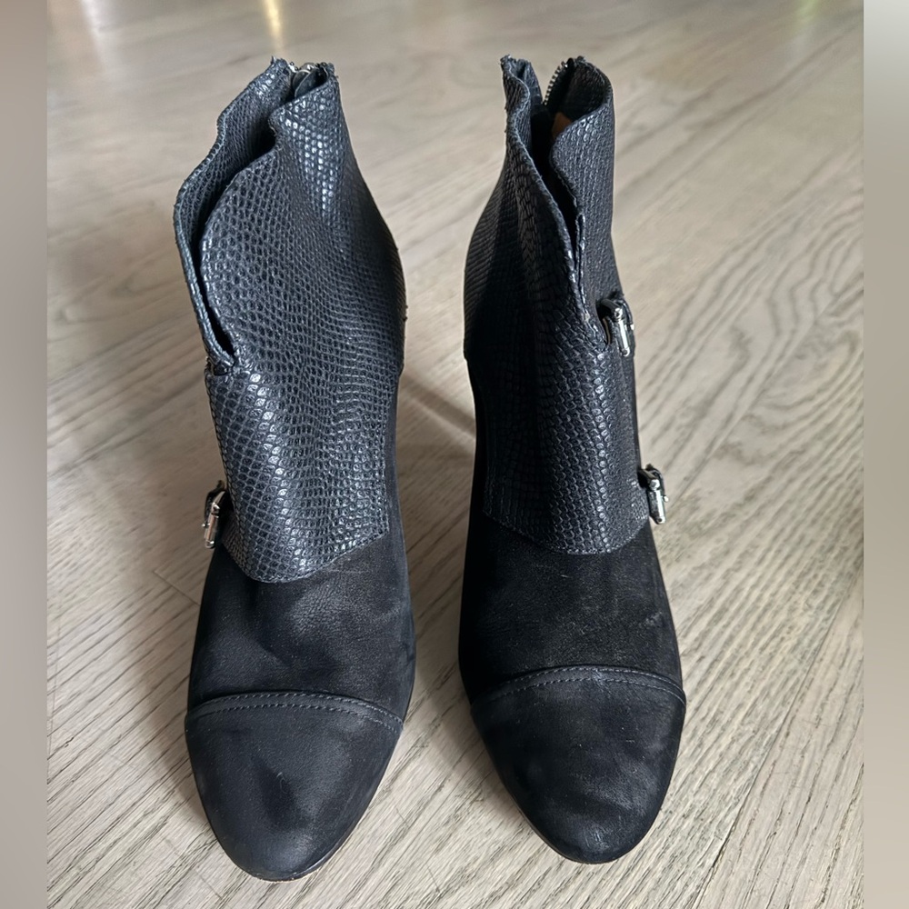 Coach Black Leather High Heel Ankle Boots SZ 8B